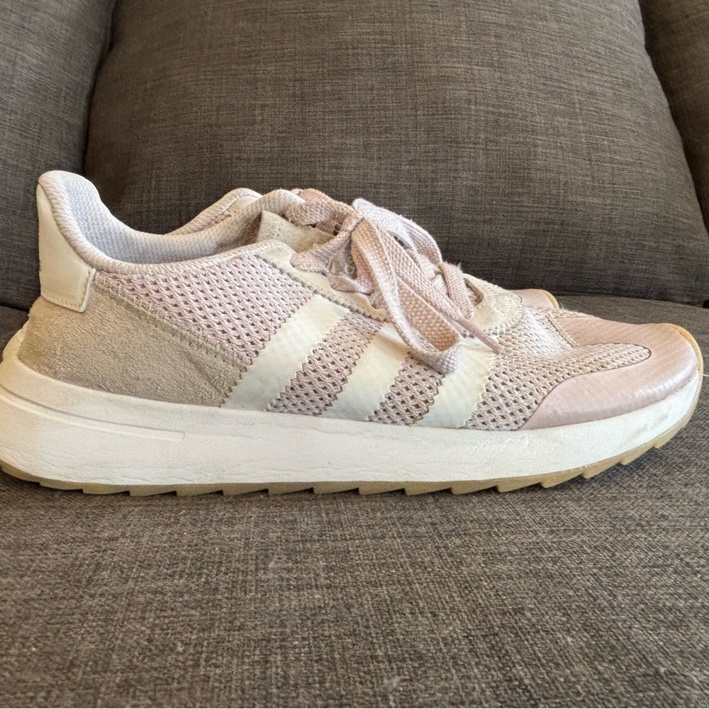 Adidas Women's pink/purple suede Sneakers